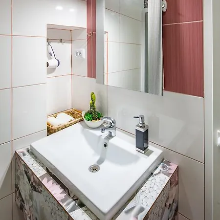 Apartments Leopolli Near Opera House