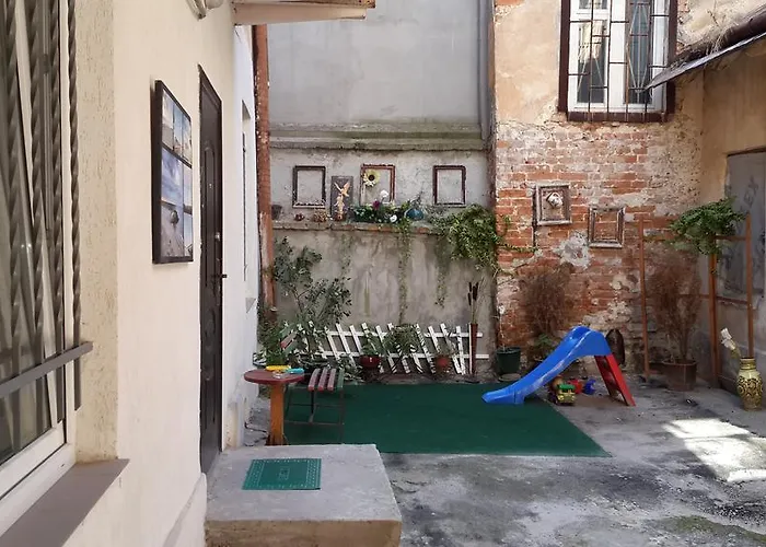 Leopolli Near Opera House *